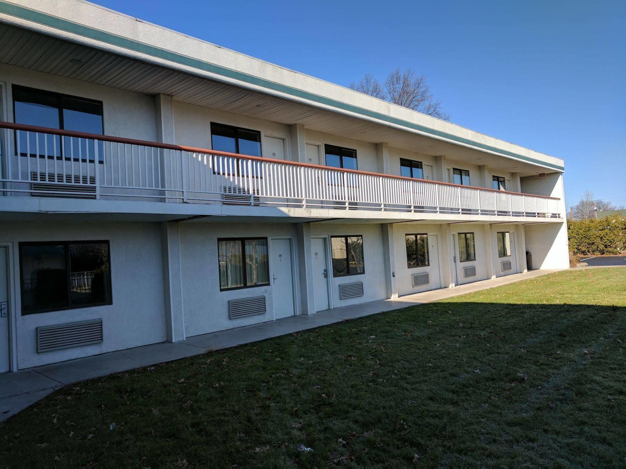 Sprucewood Inn Elyria Ngoại thất bức ảnh
