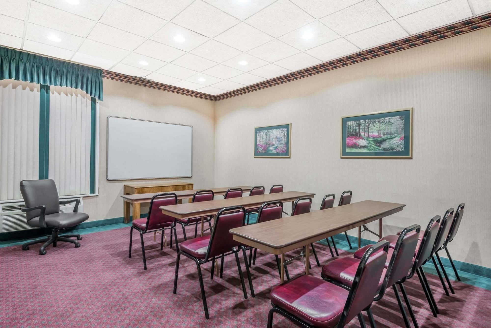 Sprucewood Inn Elyria Ngoại thất bức ảnh